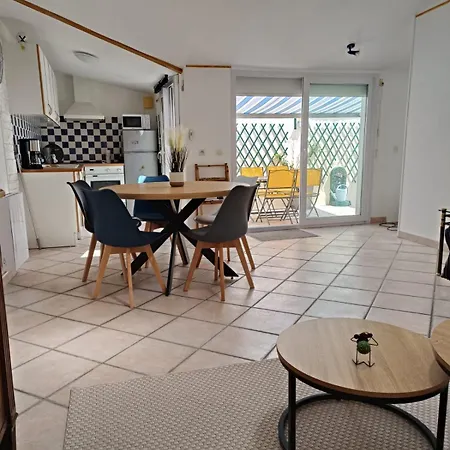 Maison De En Plein Coeur De Nyaraló *